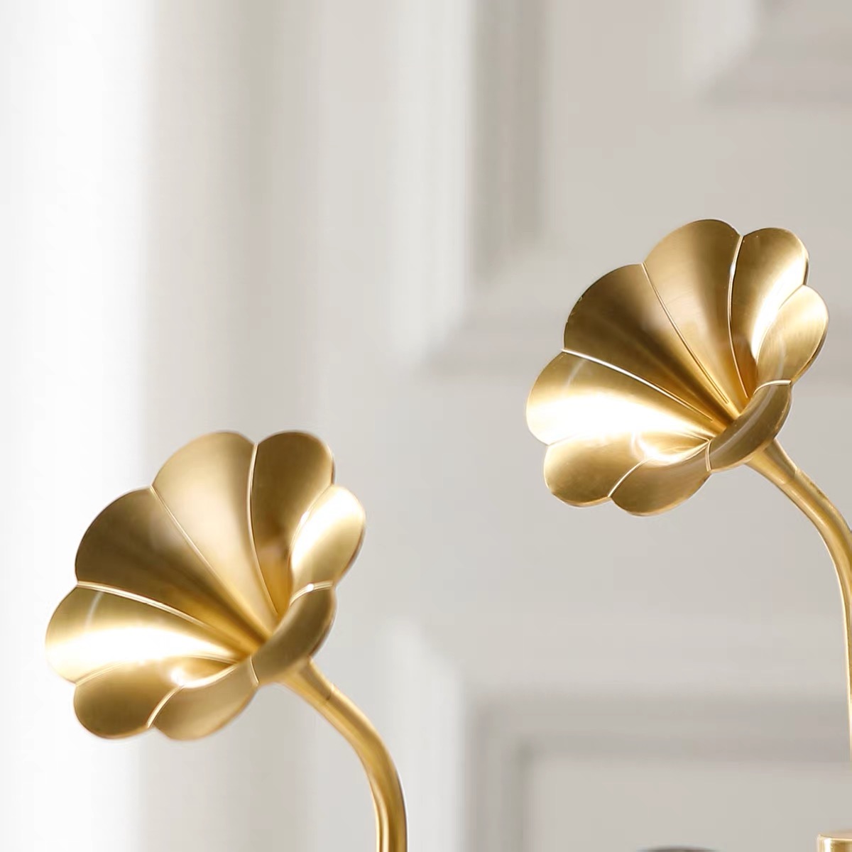 Perfume Bar Dispenser Luxury S - đánh giá và giá Luxury Skincare Oil
